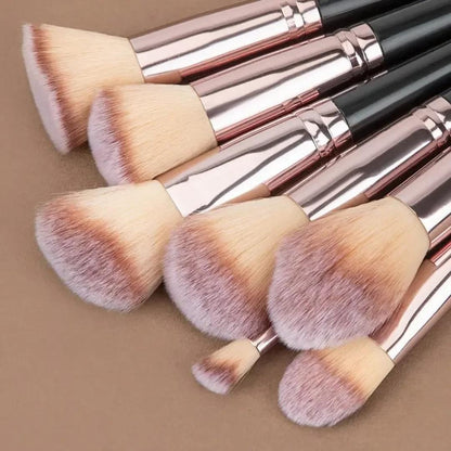 Professional Makeup Brush – Precise & Gentle Application